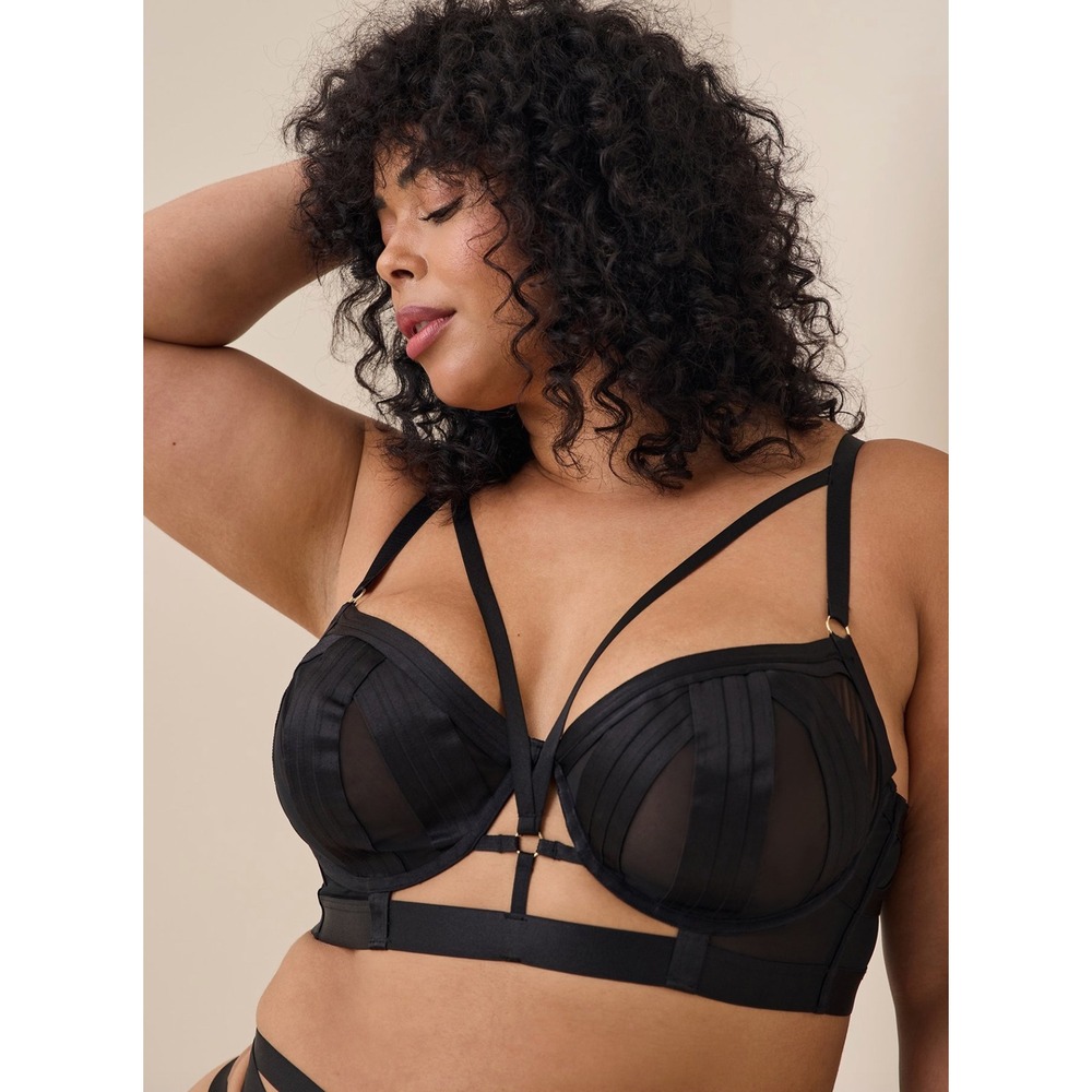 Torrid Bra Womens 6 Black Overt Strappy Mesh Underwire Bra Mesh Cups Caged Edgy